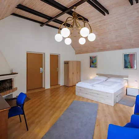 게스트하우스 U Golfu Cihelny 3*